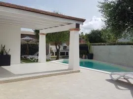 VILLA ILARIA con piscina privata a 350 mt spiaggia di sabbia