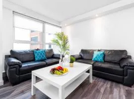Open Plan City Centre Apartment - 2 Bedrooms - Secure Parking - Top Rated - 54QC
