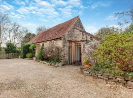 Midsummer Cottage Retreat, hótel í Pilton