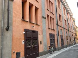City Center - 50 metri dal Centro Storico – apartament w mieście Cremona