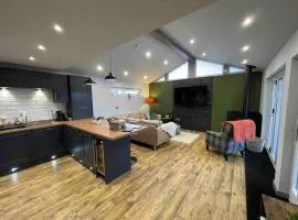 2-bedroom Chalet with Log Burner