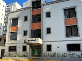 Apartahotel Alvear โรงแรมใกล้ สนามกีฬา Palacio de los Deportes Virgilio Travieso Soto ในซานโตโดมิงโก