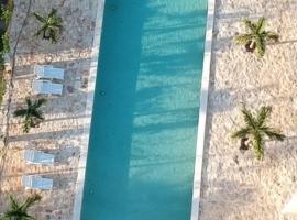 Xbalche eco hotel & RV park, hotel v destinaci Canicab