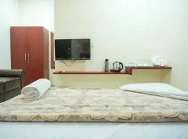 AC Queen Room Near Wipro Circle Gachibowli