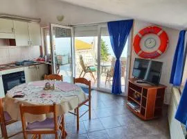Apartment Luna II with Sea View
