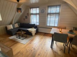 Cosy apartment at the lake in Volendam, hotel in Volendam