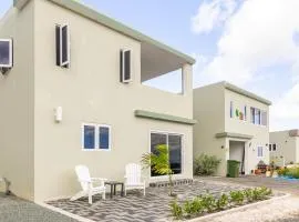Papaya Resort Curaçao - Modern house with a beautiful view and fresh breeze