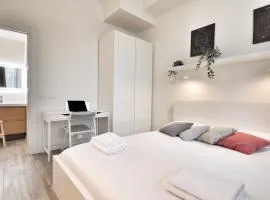 [IHost Apartment] - Adriatico 6