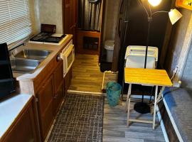 Black castle RV2, glamping site in Miami