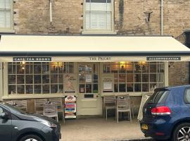 Priory Tearooms Burford with Rooms, B&B in Burford