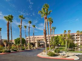 DoubleTree by Hilton Golf Resort Palm Springs, хотел в Кътидръл Сити