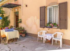 2 Bedroom Pet Friendly Home In Civitanova Marche, hotel a Civitanova Marche