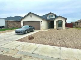 3bed/2bath cozy spacious place, cottage ở Lubbock