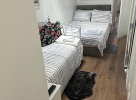 Cosy Studio Apartment, Flat in London, hotel en Chislehurst