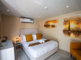 Desert Safari Overnight Experience "Modern room with AC & Entertainment", campsite in Hunaywah