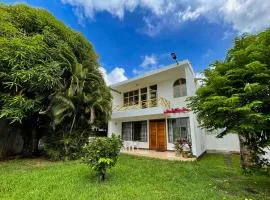 Entire 3 bedroom Villa - Private Garden