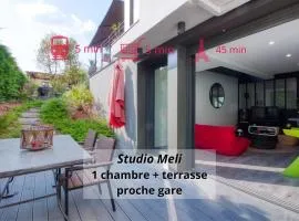 Studio de 40m2 avec terrasse privée, gare à 5 min
