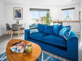 Stylish 2 Bedroom Apartment - Secure Parking - WIFI - Netflix - 27BC, huoneisto kohteessa Sleightholme