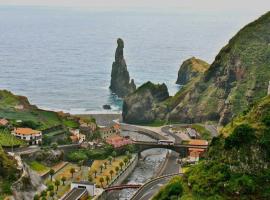 A Escapadinha, апартаменти у місті Ribeira da Janela