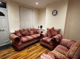 Nice house near cricket ground, holiday home in Nottingham