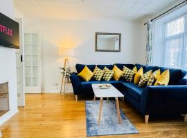"The Cromwell" I Contractor's Haven Borehamwood I 3 - 6 Beds I Free Parking, Netflix & Sky Sports、ボアハムウッドのホテル