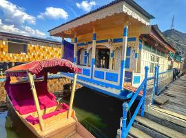 Pasadona Floating Houseboat, båt i Srinagar