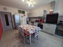 Gîte Montot-sur-Rognon, 3 pièces, 4 personnes - FR-1-611-101, hotel s parkiralištem 