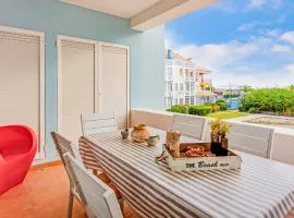 Golden 1 BDR Flat W/ Balcony & Pool by LovelyStay