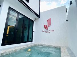 J Jacuzzi Villa Ranong, hotel a Ranong