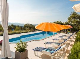 Lećevica에 위치한 주차 가능한 호텔 Rustic Villa Florice with a pool