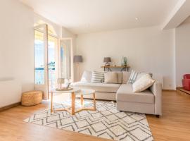 Les Pieds Dans L'Eau - Bel appartement - Vue mer, hotelli kohteessa Cancale lähellä maamerkkiä Pointe du Grouinin näköalapaikka