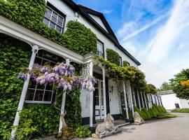 Statham Lodge Hotel, hotel in Warrington