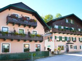 Hotel-Pension Falkensteiner, nhà khách ở Sankt Gilgen