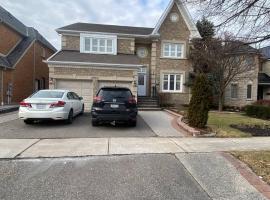 4 Bedroom House in Mississauga, cottage in Mississauga