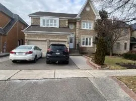 4 Bedroom House in Mississauga