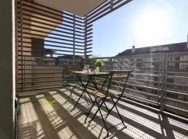 GuestHost- Casa Marina Apartment with Terrace!