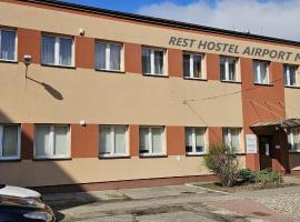 Rest Hostel Airport Modlin, hotel v mestu Nowy Dwór Mazowiecki