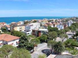 Attico vista mare, hotel u gradu 'Marcelli'