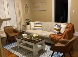 Historic Downtown 3BR, Pet-Friendly, Minutes to Speedway