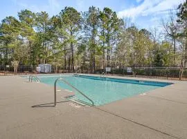 Murrells Inlet Condo with Pool Access, Near Beach!
