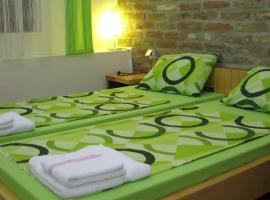 Santa Maria Apartment, bed & breakfast a Donji Kovilj