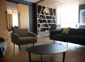 Luxurious Rooftop stay, hotell med basseng i Lynn