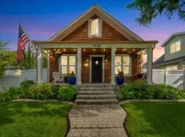Picket Fences - Great Downtown Location