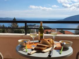 Villa Tre Tri, hotel u gradu Herceg-Novi