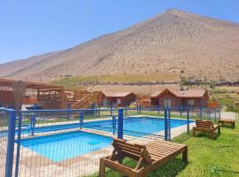 Cabañas Vicuña Cielo de Peralillo - Valle de Elqui, ξενοδοχείο σε Vicuna