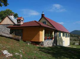 Kuća za odmor Valinčić, hotell med parkering i Brinje