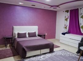 Super Cozy Apartment, viešbutis mieste Larašas