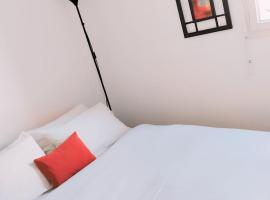 Colocation Chambre Meublée en face la gare de le Mée-sur -Seine, hotel v destinaci Le Mée-sur-Seine