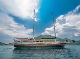 Traditional Sailing Yacht, boat in Tivat