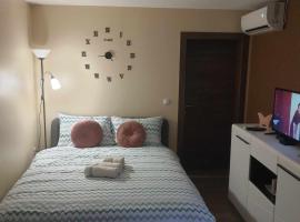 Studio apartman Alisa, khách sạn ở Ðakovo